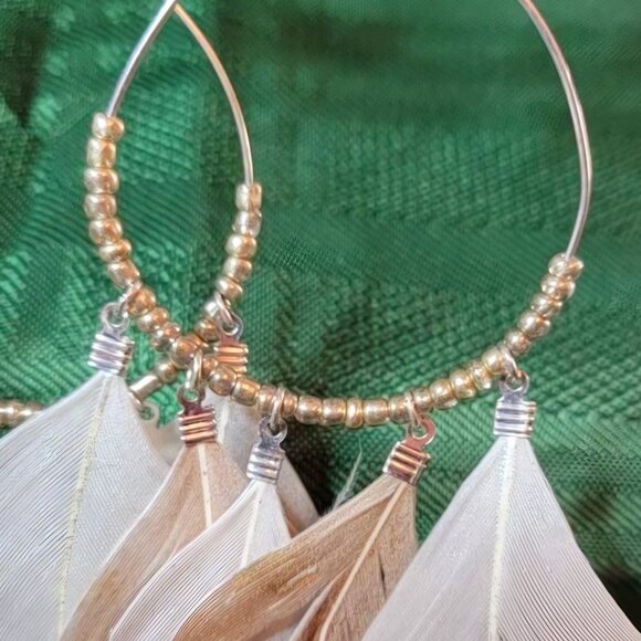 Three Pairs of Click Six Feathered Earrings! - Picture 15 of 15